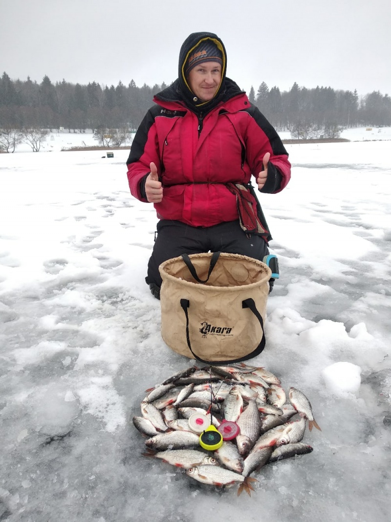 Ловля плотвы зимой на мормышку с прикормкой на озере