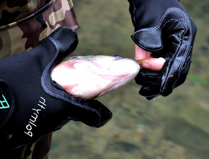 best-fishing-gloves.jpg